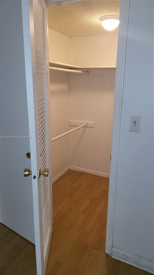 5 of 23 - 1001 Ne 14th Ave 201, Hallandale Beach, FL