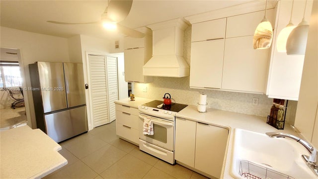 4 of 34 - 1100 Atlantic Shores Blvd 405, Hallandale Beach, FL