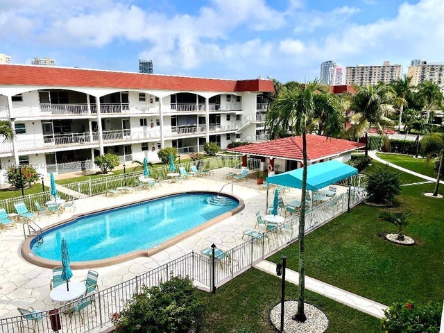 2 of 29 - 580 Egret Dr 308, Hallandale Beach, FL