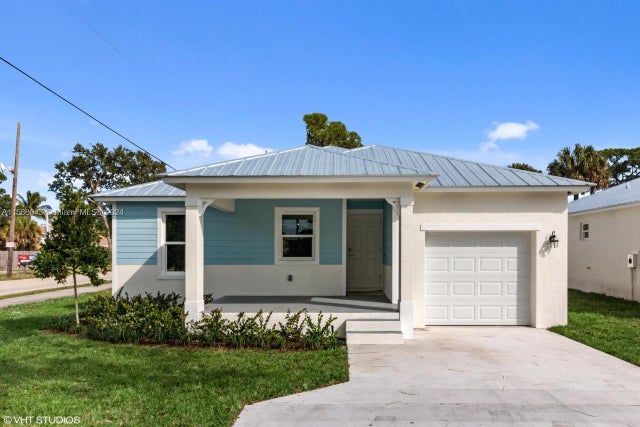 1 of 17 - 5190 Se Jack Ave 5190, Stuart, FL