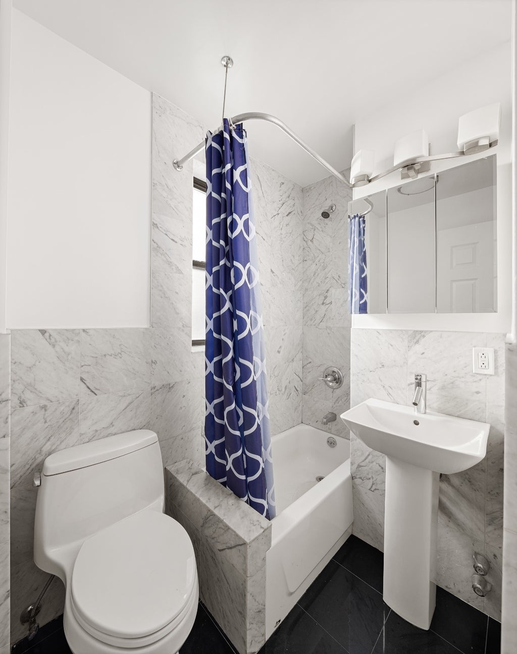 227 Kingsland Avenue 3, Greenpoint NY, 11222 Property Listing MLS® 