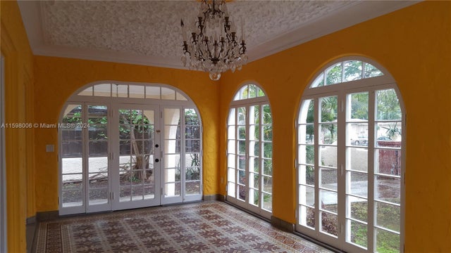 2 of 25 - 34 Sw 8th St Front, Hallandale Beach, FL