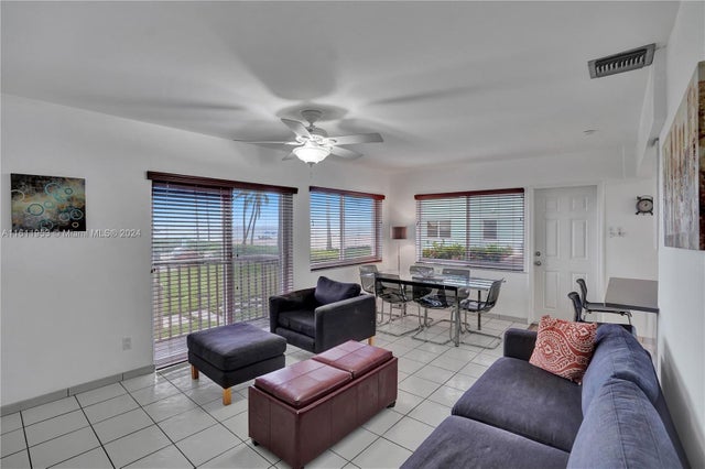3 of 8 - N/A, Hollywood, FL