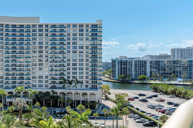 2 of 31 - 3801 S Ocean Dr 9t, Hollywood, FL