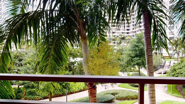 4 of 51 - 2500 Parkview Dr 417, Hallandale Beach, FL