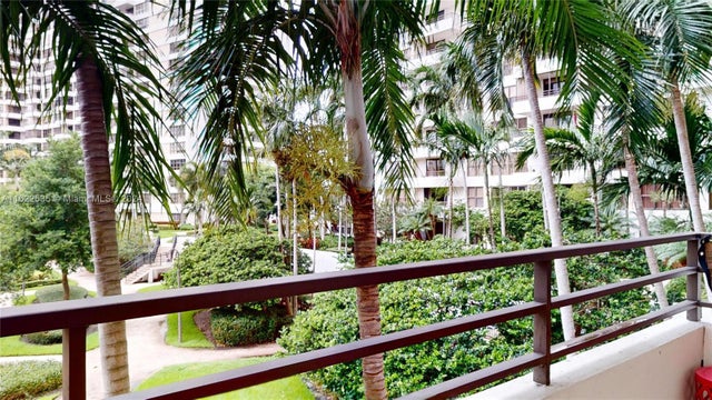 5 of 51 - 2500 Parkview Dr 417, Hallandale Beach, FL