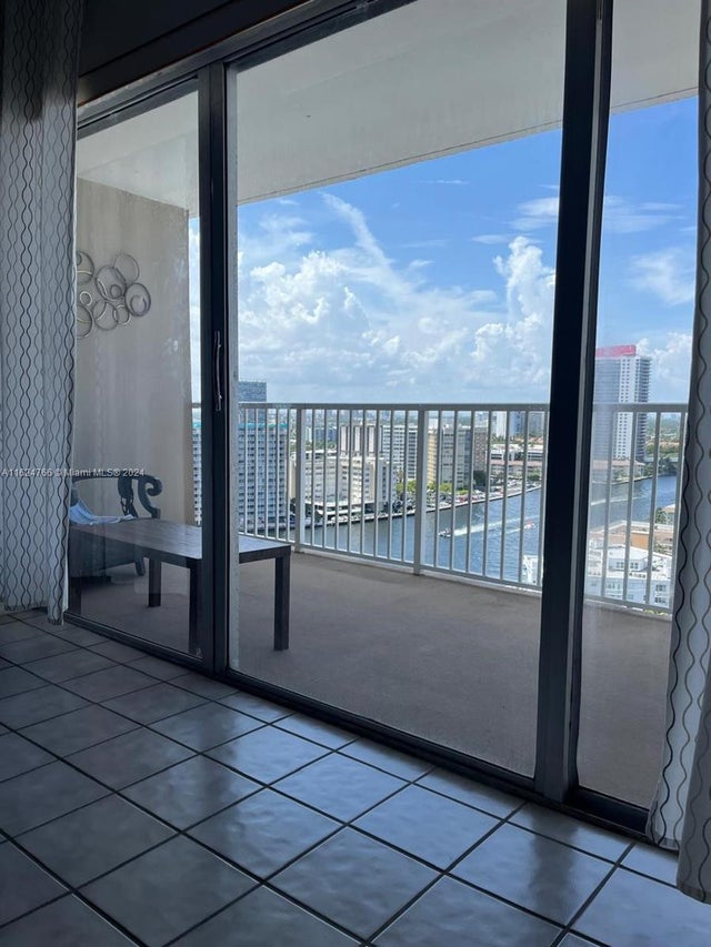 5 of 45 - 1965 S Ocean Dr 17a, Hallandale Beach, FL