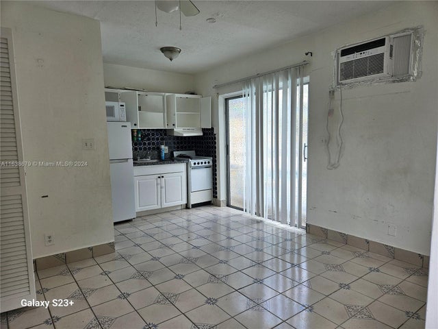 2 of 4 - 2019 Fletcher St 2, Hollywood, FL