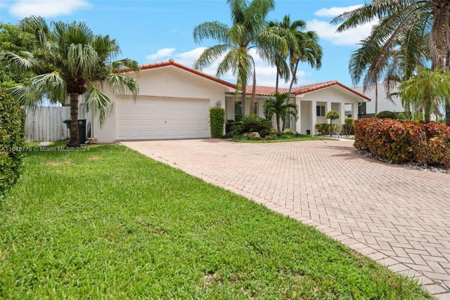 2 of 32 - 649 Layne Blvd, Hallandale Beach, FL