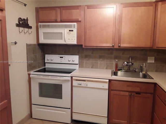 4 of 29 - 2017 S Ocean Dr 704, Hallandale Beach, FL