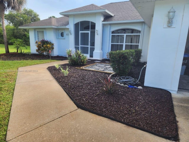 2 of 20 - 4860 47th Ct, Vero Beach, FL