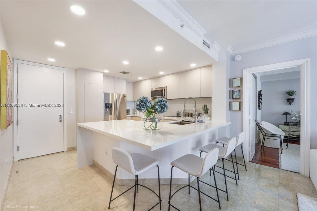 801 Brickell Key Blvd 3204, Miami