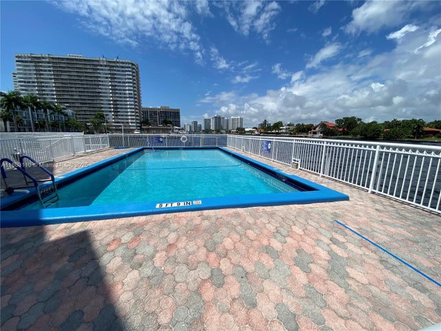 5 of 32 - 1913 S Ocean Dr 212, Hallandale Beach, FL