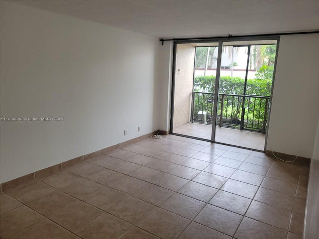 4 of 20 - 2001 Atlantic Shores Blvd 108, Hallandale Beach, FL