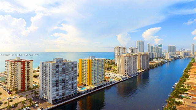 2 of 34 - 1410 S Ocean Dr 308, Hollywood, FL