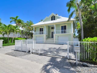 Photo of Listing #A11677103