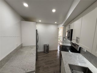 Photo of Listing #A11680808