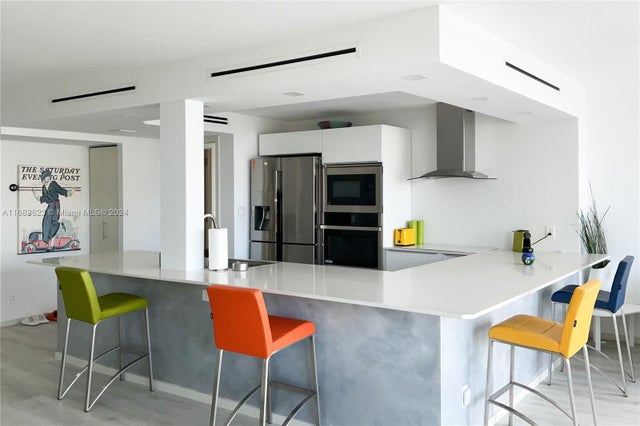 2 of 27 - 800 Parkview Dr 708, Hallandale Beach, FL