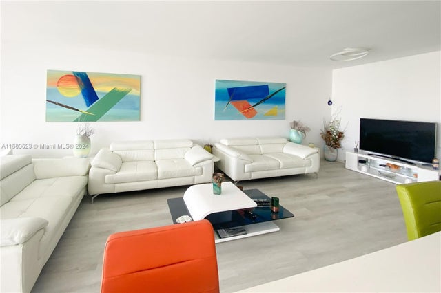 3 of 27 - 800 Parkview Dr 708, Hallandale Beach, FL