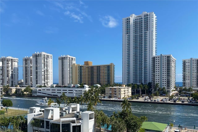 5 of 27 - 800 Parkview Dr 708, Hallandale Beach, FL
