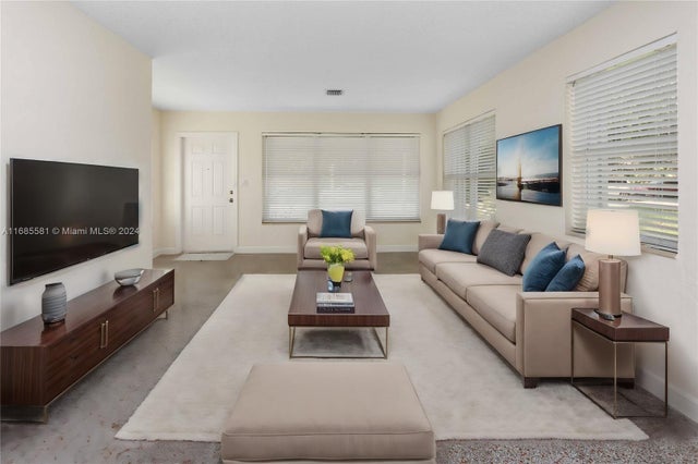 3 of 16 - 1643 Jefferson St, Hollywood, FL