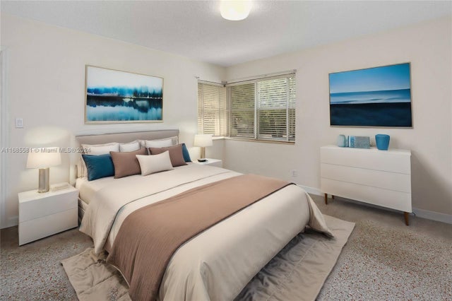 4 of 16 - 1643 Jefferson St, Hollywood, FL