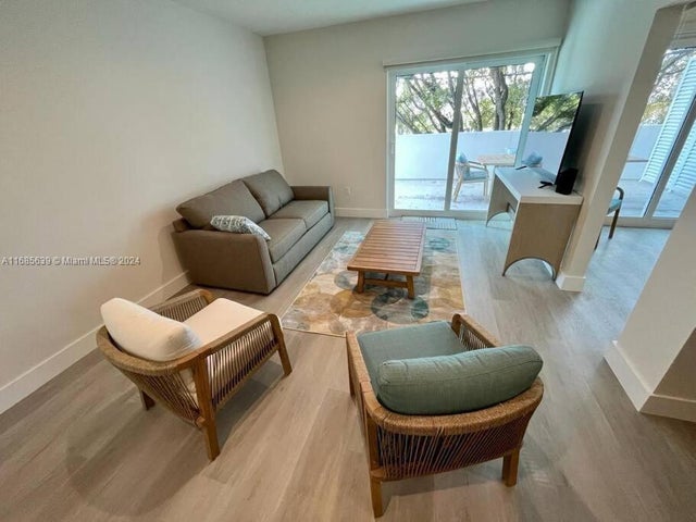 1 of 14 - 1938 Jackson St 204, Hollywood, FL