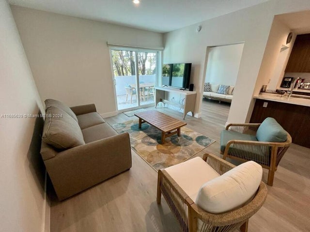 2 of 14 - 1938 Jackson St 204, Hollywood, FL