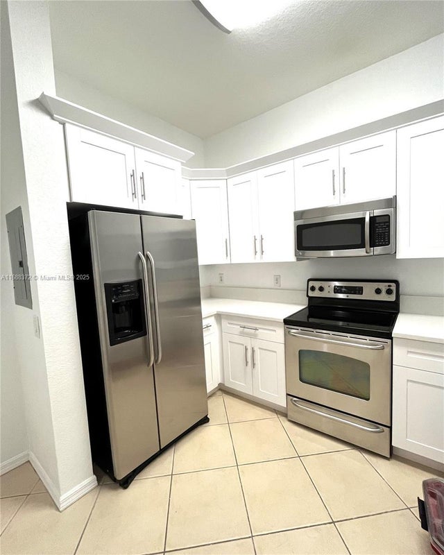 5 of 18 - 3600 Oaks Clubhouse Dr 306, Pompano Beach, FL