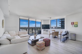 Photo of Listing #A11700116