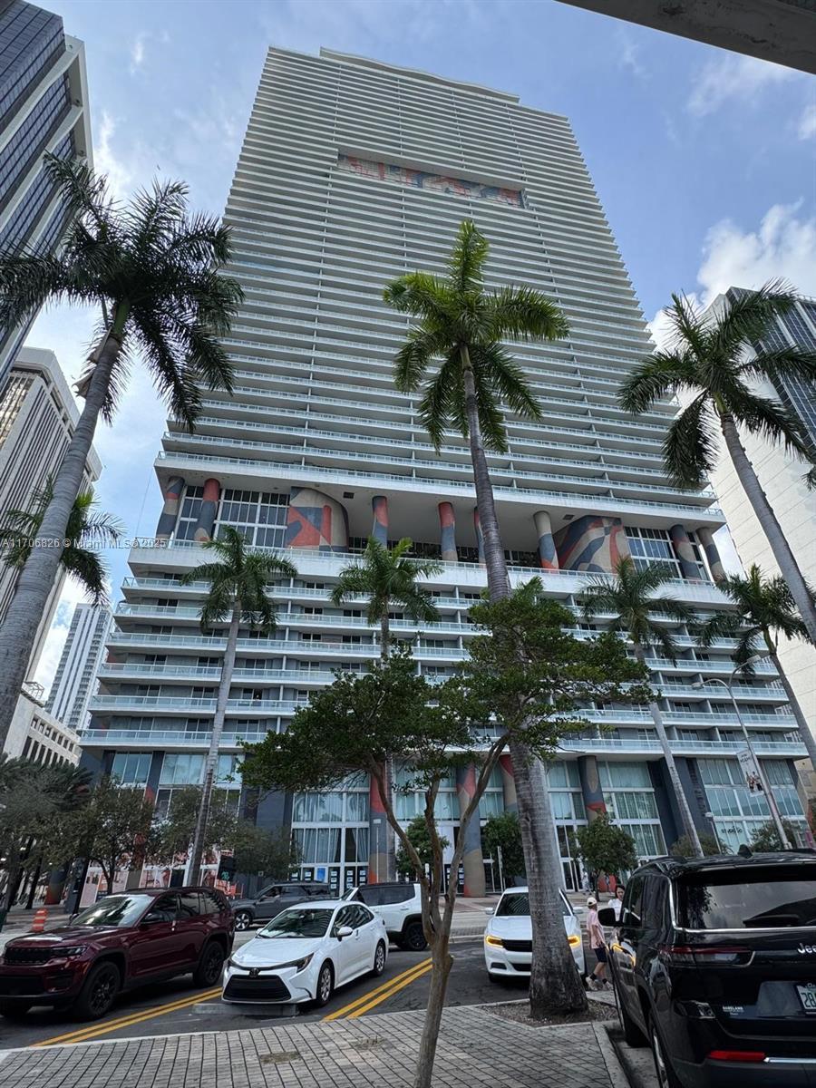 50 Biscayne Blvd 5207, Miami