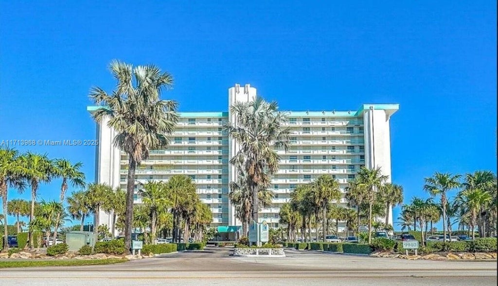 9940 S Ocean Dr 104, Jensen Beach
