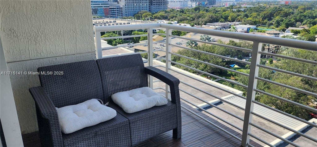 3250 Ne 1st 1006, Miami
