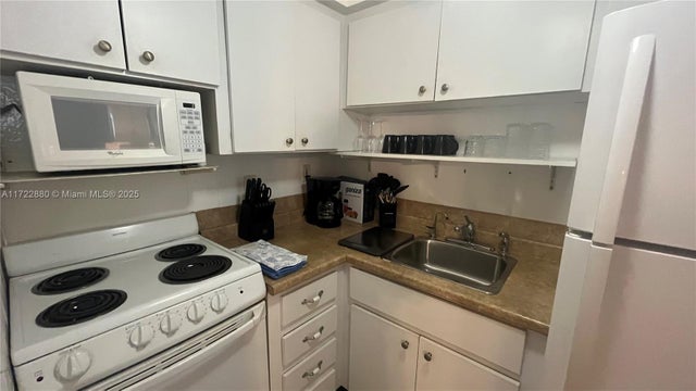 5 of 15 - 2001 S Ocean Dr 58, Hallandale Beach, FL