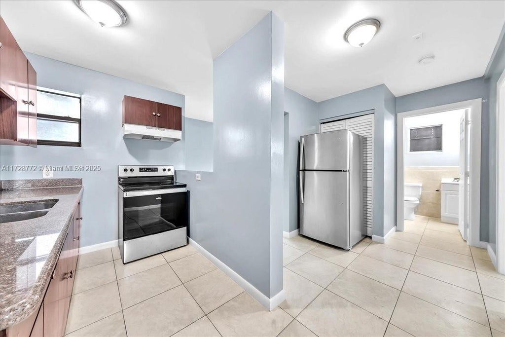 365 Nw 8th St 212, Miami