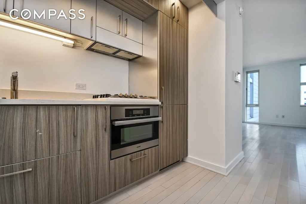 1 of 1 - 250 Bedford Avenue 129405, Williamsburg, NY