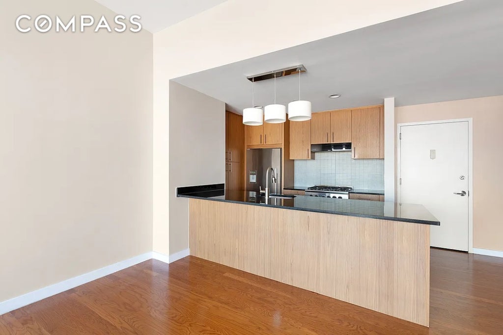 2 of 9 - 48-15 11th St. 8f, Long Island City, NY