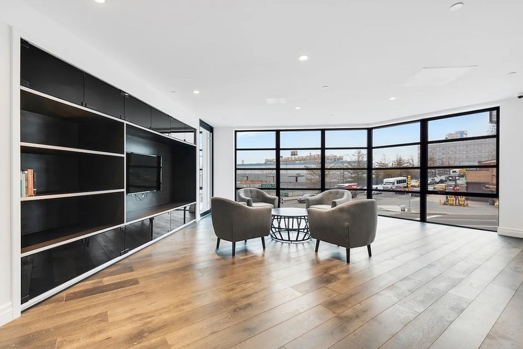 5 of 9 - 13-33 Jackson Avenue 6e, Long Island City, NY