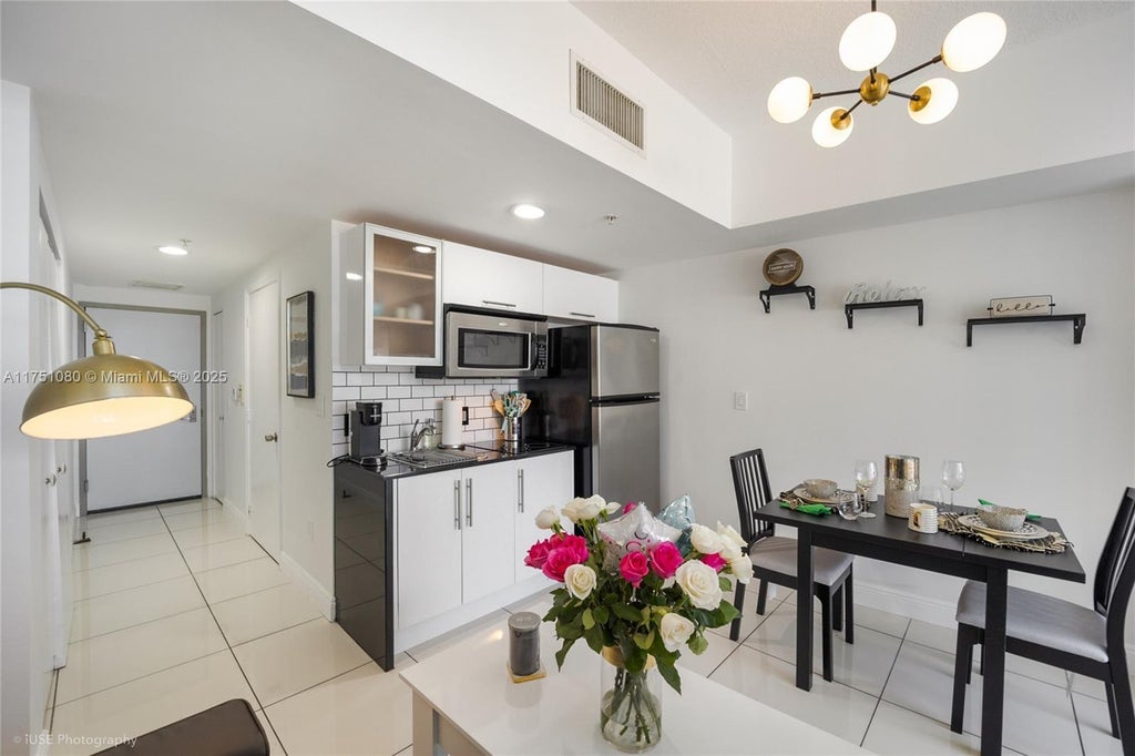 1750 N Bayshore Dr 1214, Miami