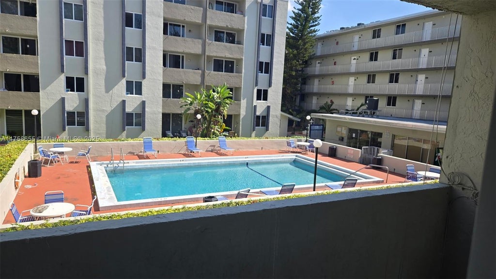 10090 Nw 80th Ct 1223, Hialeah Gardens