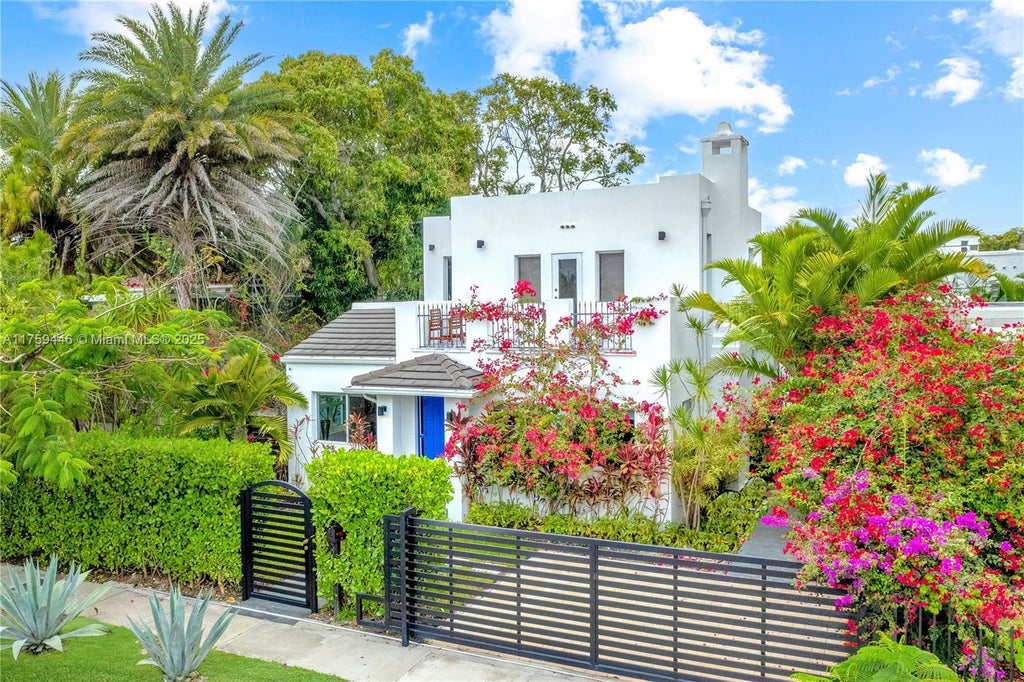 1745 Sw 10th St, Miami