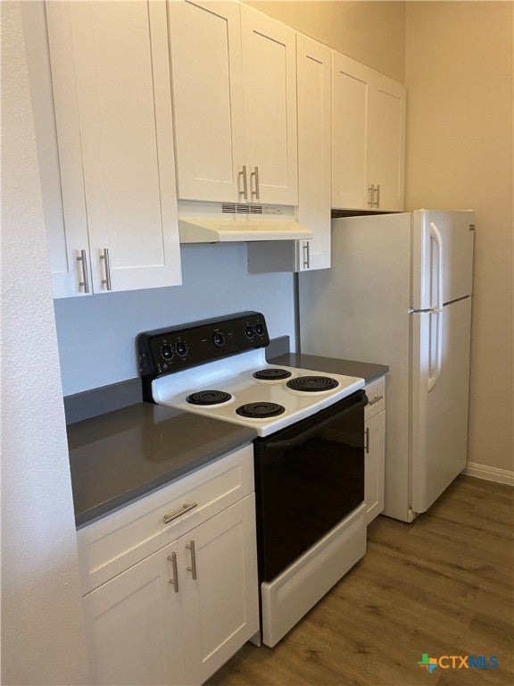 521 Dukeway 4, Universal City