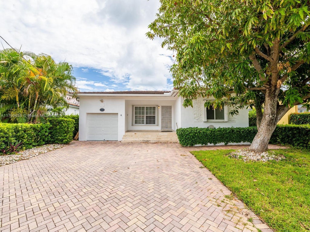 9441 Byron Ave, Surfside