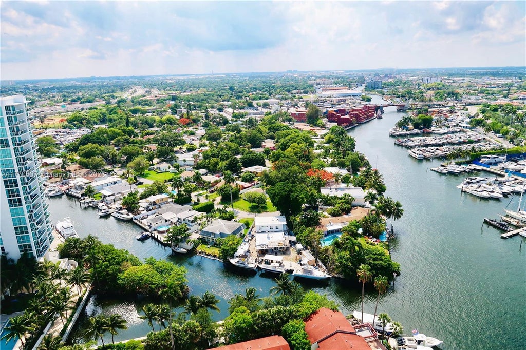 1861 Nw S River Dr 1501, Miami