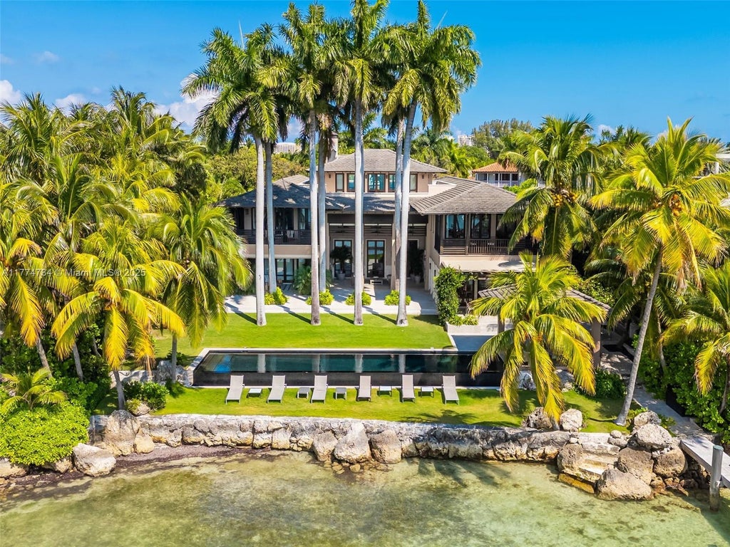 9 Harbor Pt, Key Biscayne