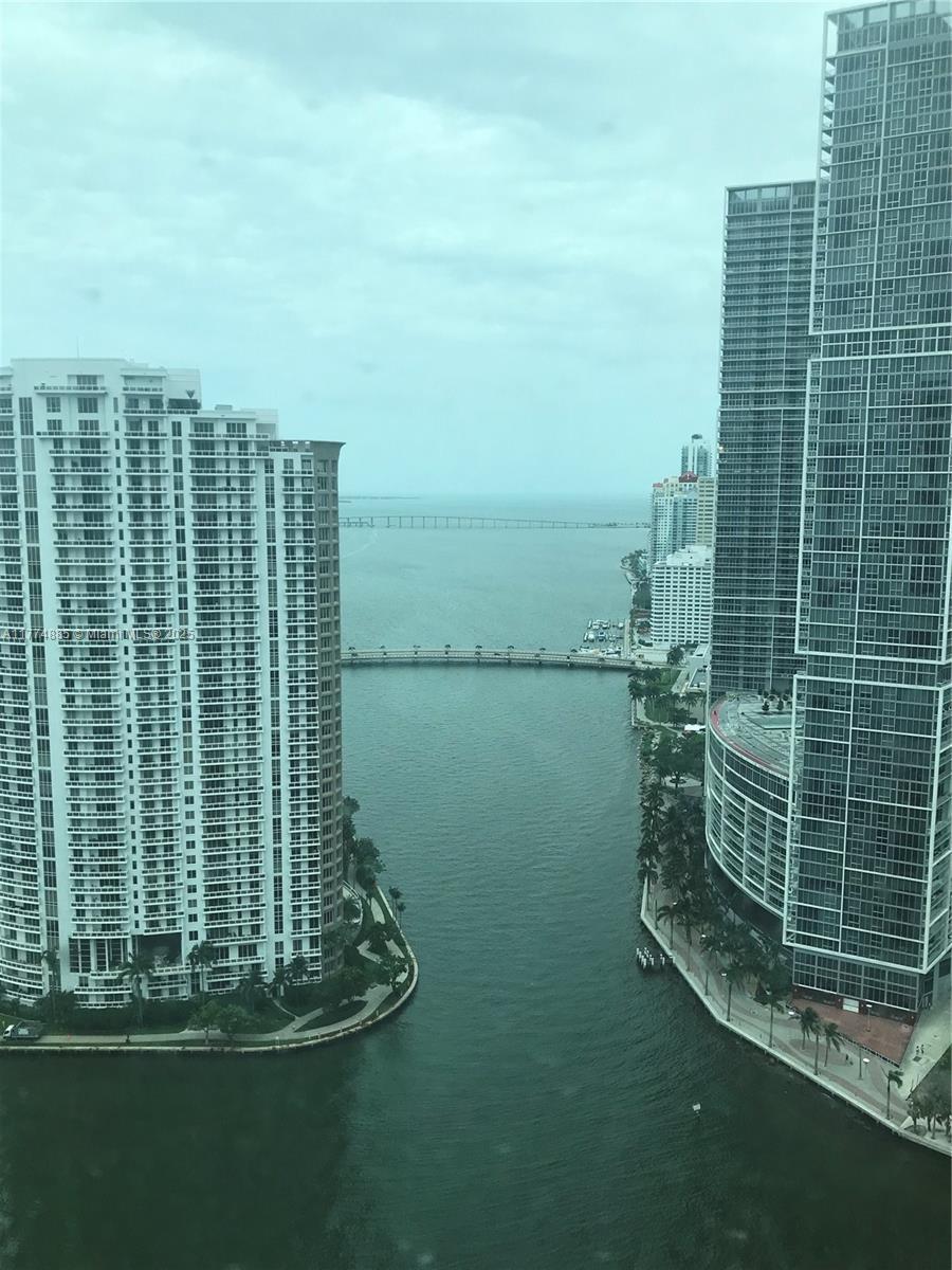 300 S Biscayne Blvd T-3106, Miami