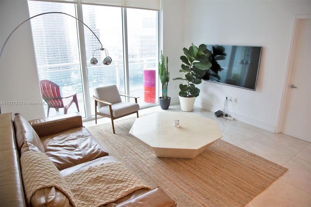 951 Brickell Ave 3007, Miami