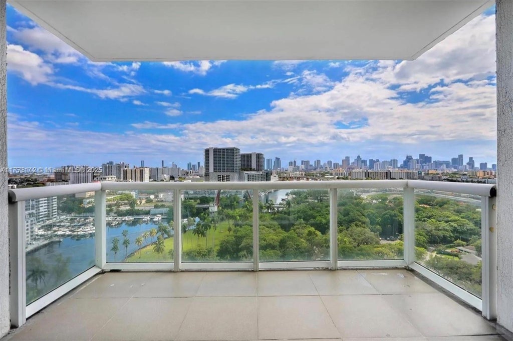 1861 Nw S River Dr 1209, Miami