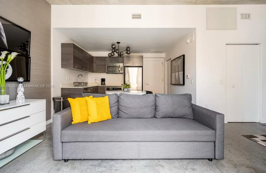 151 Se 1st St 1103, Miami