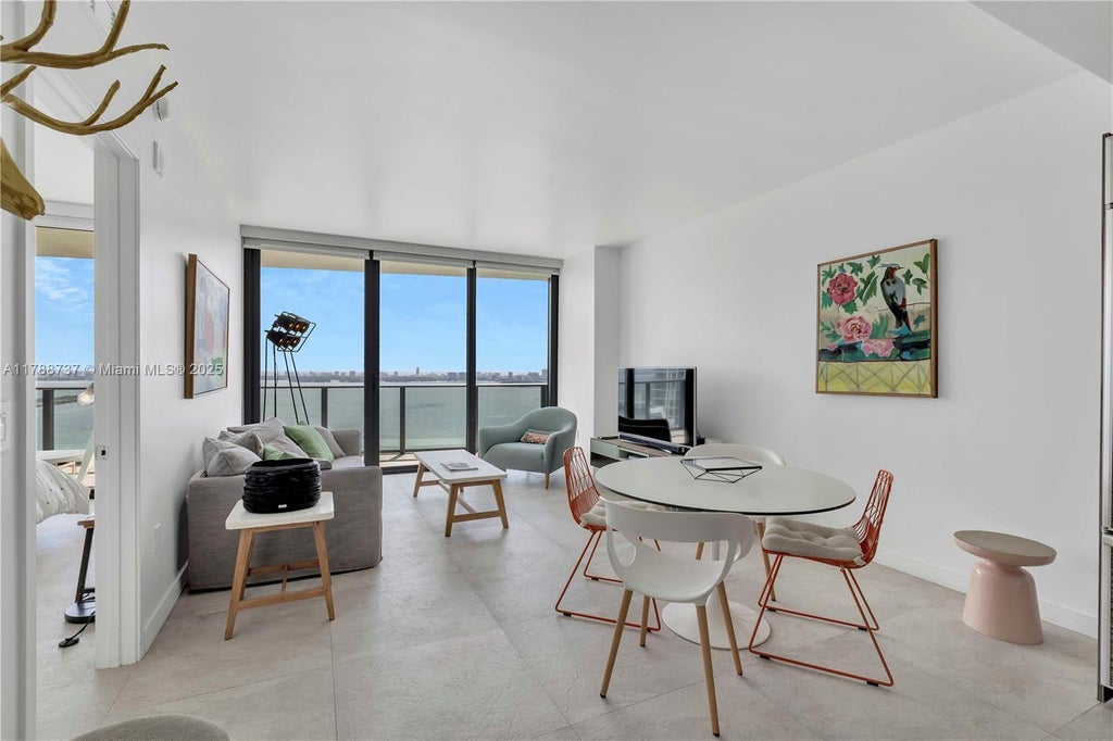 460 Ne 28th St 3703, Miami